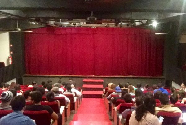 “Una Date casi Perfecta 🎤 Stand-Up & Improv Comedy Show